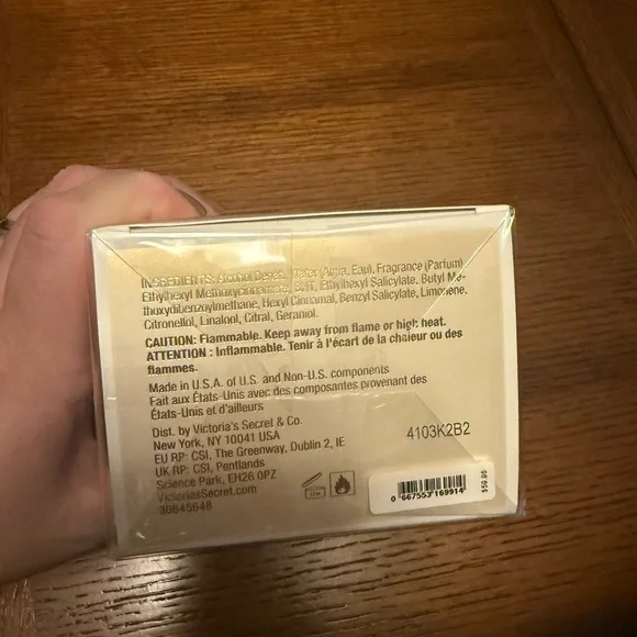 Victoria's Secret Angel Gold 1.7 oz perfume - Picture 3 of 3